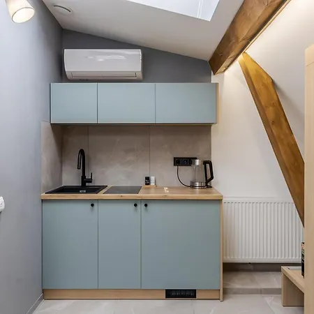 Ivana Fedorovycha 30, Street شقة