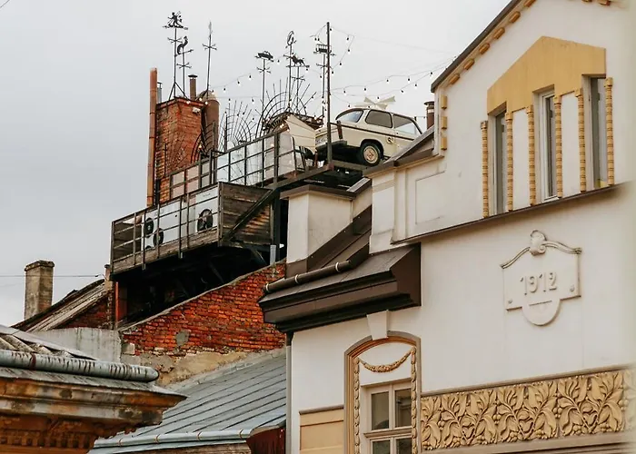 Ivana Fedorovycha 30, Street Apartment