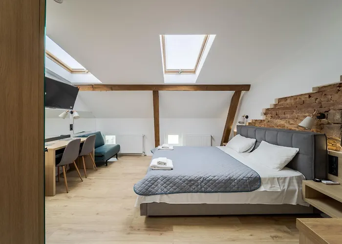 Ivana Fedorovycha 30, Street Apartament